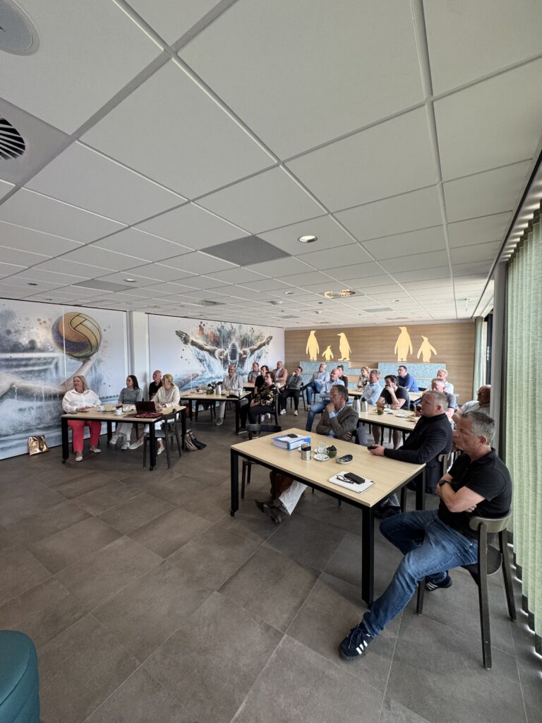 Algemene Ledenvergadering en bedrijfsbezoek aan Zwemcentrum De Welle